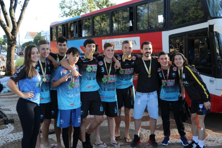 Equipe de Santa Helena conquista título da fase regional dos JEPS no voleibol masculino