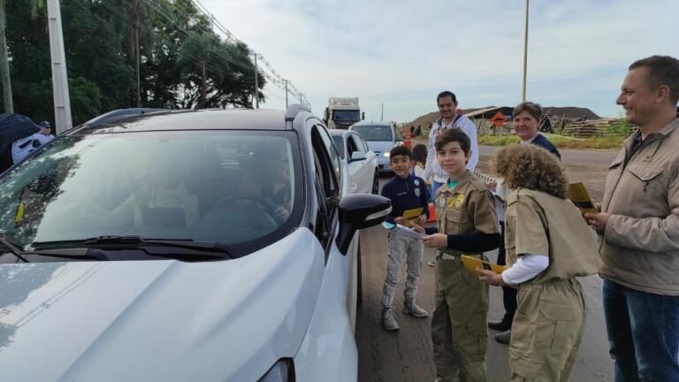 Blitz educativa acontece no posto da PRF em Quatro Pontes