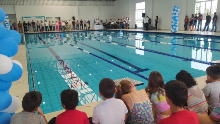 “Menina dos olhos” do esporte, piscina do Centro Poliesportivo Cristal é inaugurada em Pato Bragado