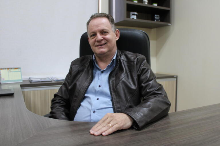 “Trabalhamos para todos os mercedenses, independente de lado político”, destaca prefeito em exercício