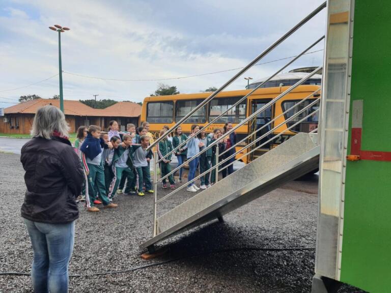 Caminhão da Expedição do Conhecimento está em Marechal Rondon