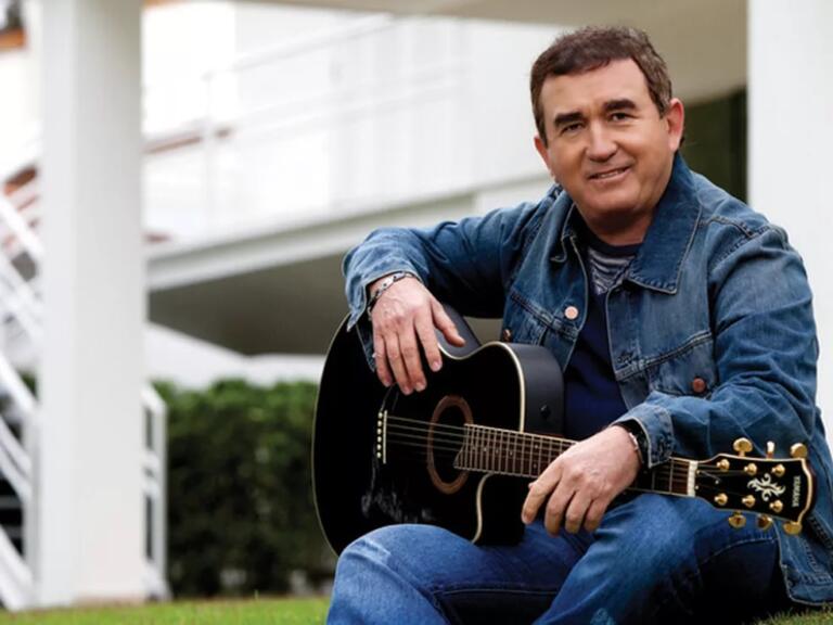 Amado Batista faz show em Santa Helena neste sábado