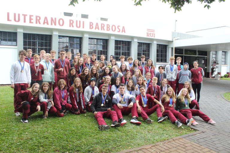 Rui Barbosa conquista medalhas de ouro, prata e bronze na fase regional dos jogos escolares do paraná