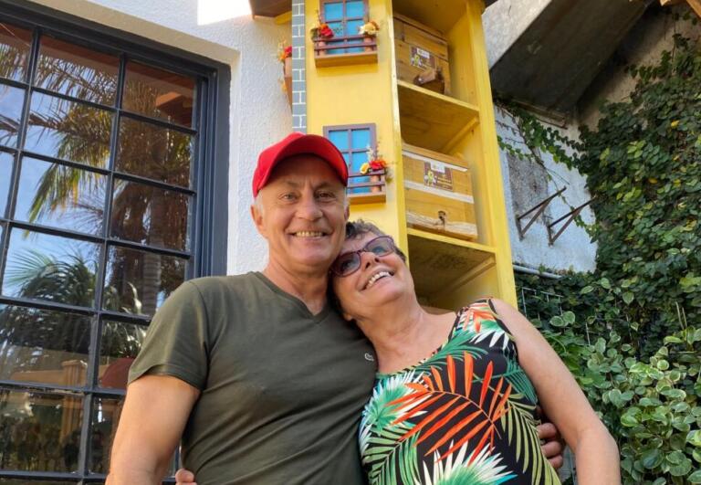 Da Caixa Econômica para caixa de abelha: conheça a história da ex-executiva que encontrou nas abelhas sem ferrão a cura para depressão