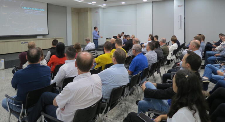 Diretor-presidente da Ferroeste apresenta projeto de malha ferroviária em reunião da Acimacar