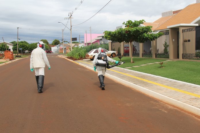 Terceiro ciclo de inseticida com bomba costal será aplicado na sede de Nova Santa Rosa