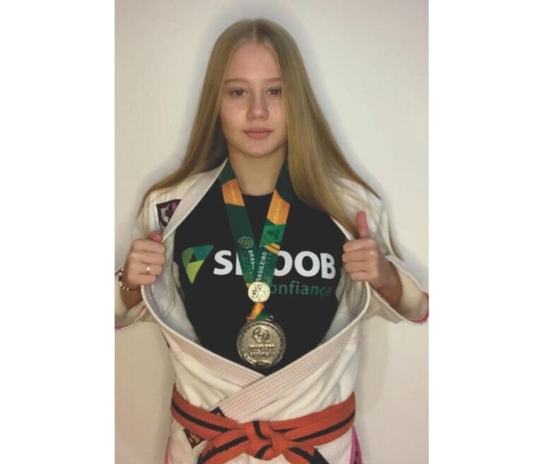 Isabella Scheidt conquista medalha de prata no Campeonato Brasileiro de Jiu-Jitsu