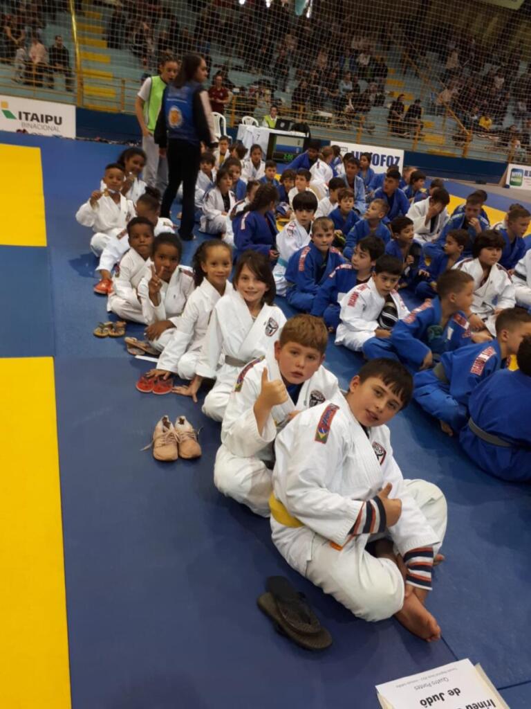 Quatro-pontenses se destacam em torneio regional de judô