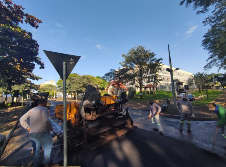 Mais asfalto novo na área central de Marechal Rondon
