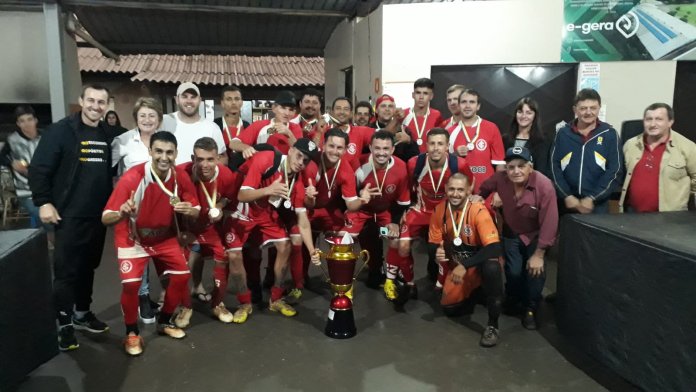 CC Artefatos/Portal Nova Santa Rosa/Constru & Cia/Ponto da Cerveja é a grande campeã do 1° Campeonato de Futebol de Campo