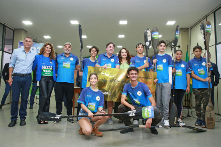 Professora da rede estadual de ensino em Cascavel recebe cheque milionário do Nota Paraná