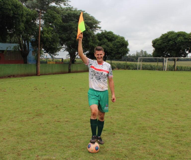 Roberto Braatz, o bandeirinha de Copa do Mundo que virou jogador (e até faz gol)