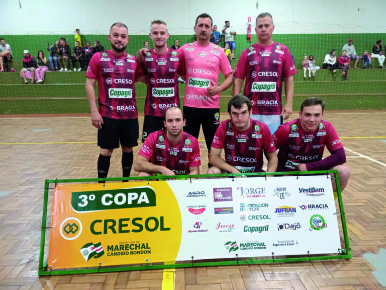 3ª Copa Cresol tem goleadas no adulto e equilíbrio no feminino