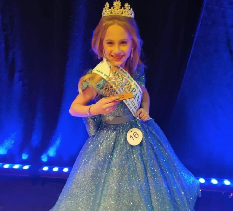 Nova-santa-rosense conquista o Miss Paraná Infantil