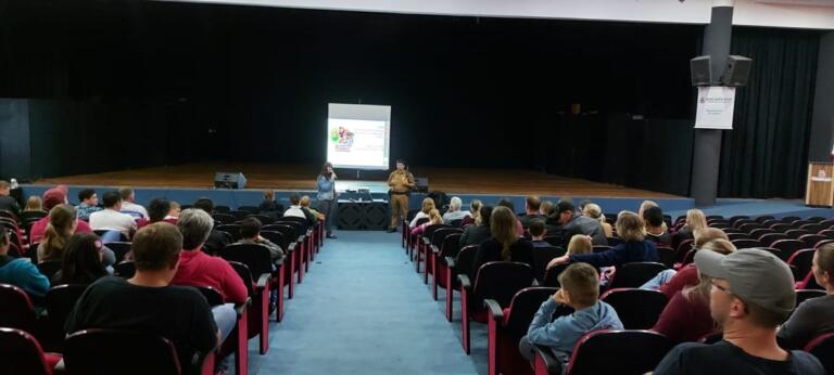 Proerd é tema de encontro entre Polícia Militar, Secretaria de Educação e pais em Nova Santa Rosa