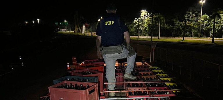 PRF apreende quase 600 mil maços de cigarros em municípios da região Oeste