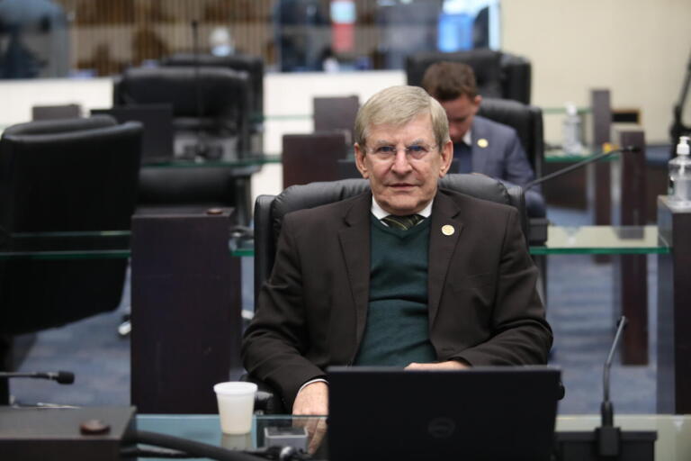 Projeto contra furtos de fios de luz e telecomunicações é aprovado na Comissão de Segurança e segue para plenário