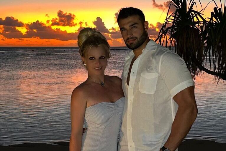 Britney Spears se casa com Sam Asghari em Los Angeles