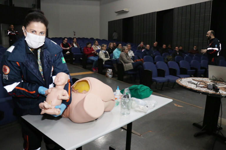 Servidores da Saúde participam do terceiro dia de aperfeiçoamento em urgências e emergências