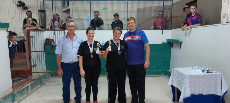 Dupla Vanidia Kreibich e Clarice Kotz é campeã do 1º Torneio Municipal de Bocha