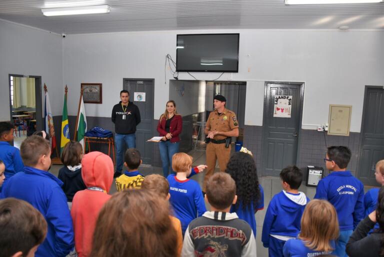 Concurso de Frases “Maio Amarelo: Juntos Salvamos Vida” premia 21 alunos da Escola Municipal Dona Leopoldina