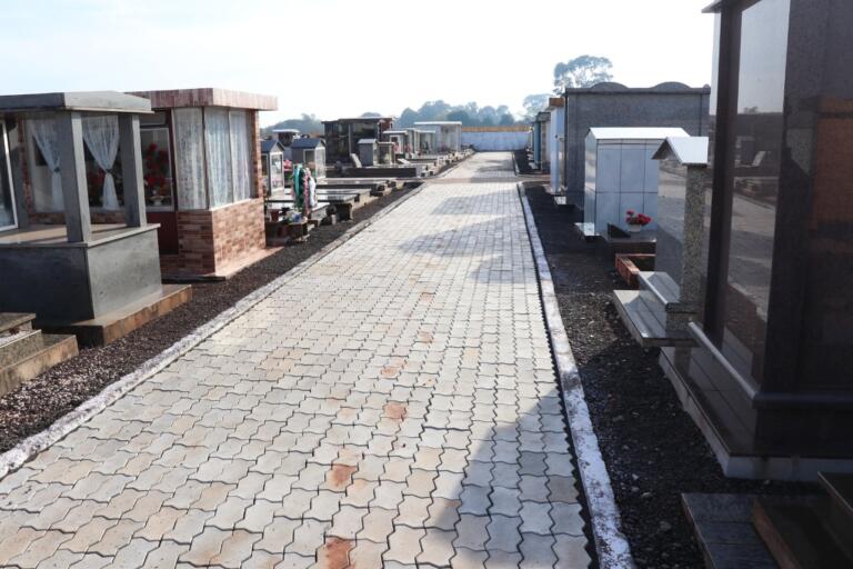 Novos investimentos no cemitério municipal são concluídos pela administração municipal