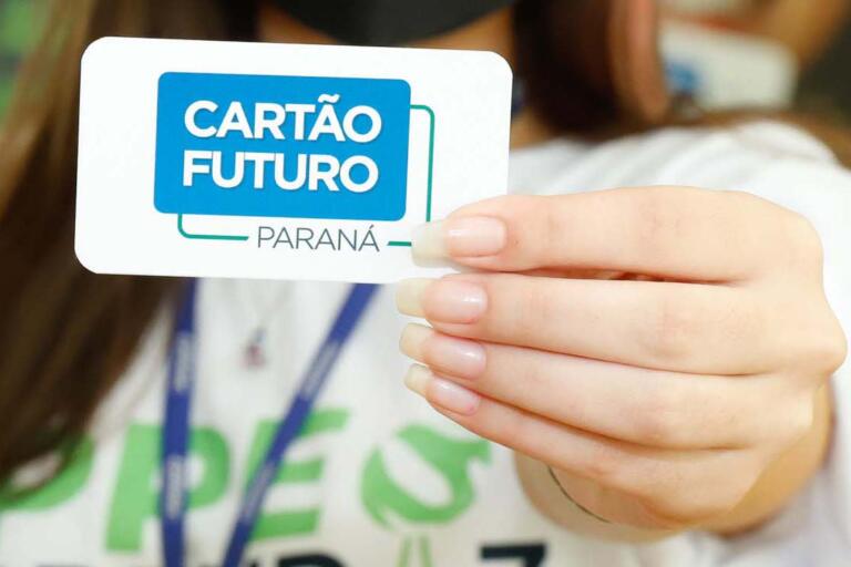 Empresas interessadas em contratar jovens podem aderir ao Programa Cartão Futuro