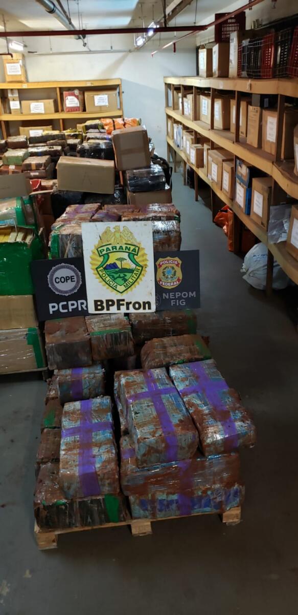 Ação integrada entre polícias apreende quase uma tonelada de maconha em Santa Helena