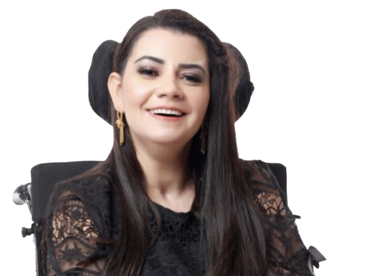 1ª brasileira portadora de tetraparesia a concluir curso de Medicina, acadêmica da Unioeste cola grau no dia 10