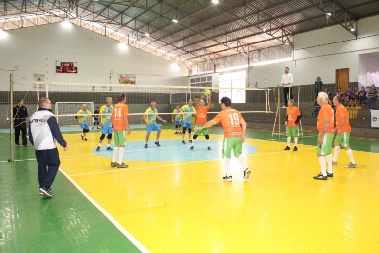 Entre Rios do Oeste inicia disputa da 3ª Liga Cresol de Vôlei Gigante