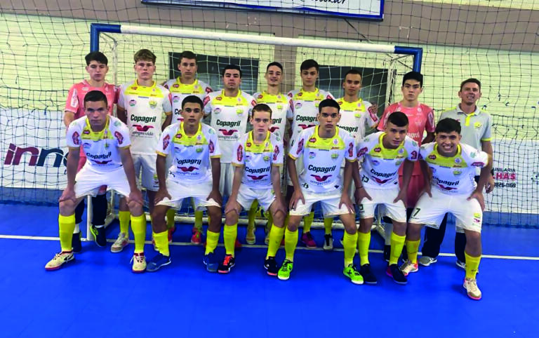 Sub-17 avança no Paranaense de Futsal com três goleadas