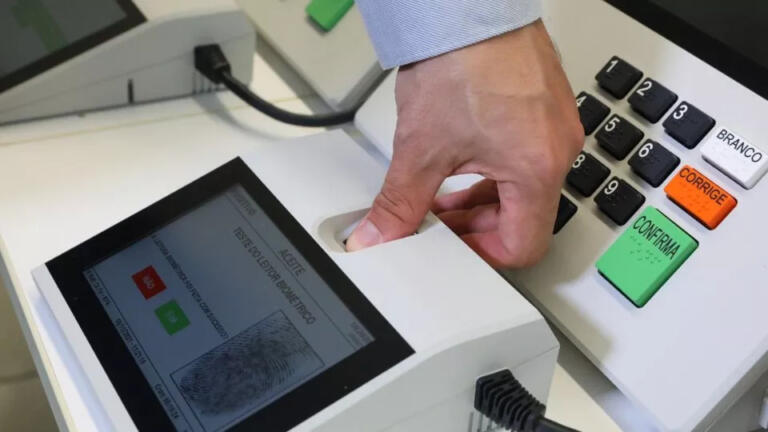 Descubra quais cidades do Oeste devem receber voto em trânsito no Paraná