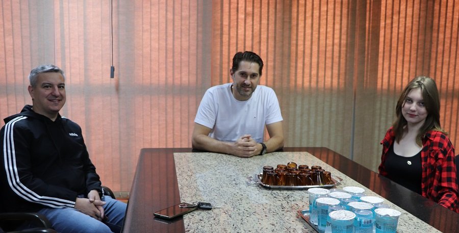 Ela está entre os 100 alunos da rede estadual de ensino selecionados pelo programa