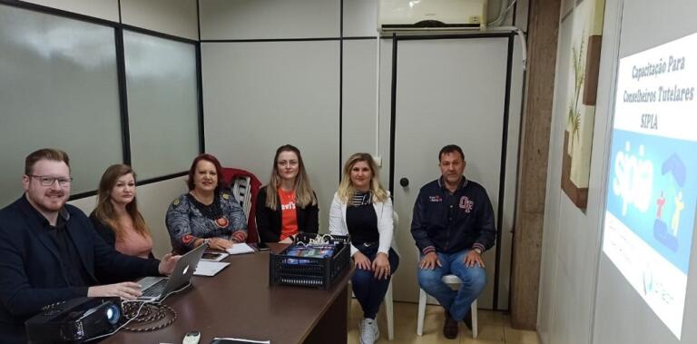 Conselheiros tutelares de Marechal Rondon são treinados a explorar plataforma nacional