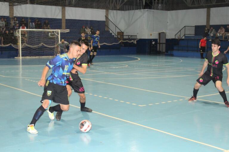 G7 Barber/Tintas Rondon vence na estreia do Municipal de Futsal