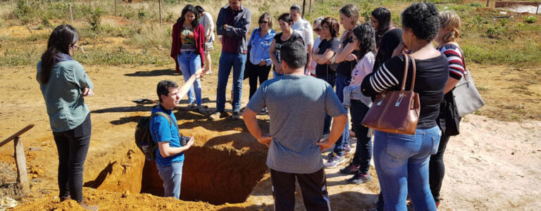 Popularização da ciência do solo voltada para a transformação social