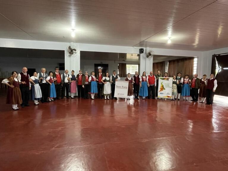 Grupo de Dança Folclórica Alemã Immer Lustig é documentado em projeto de memória cultural da região