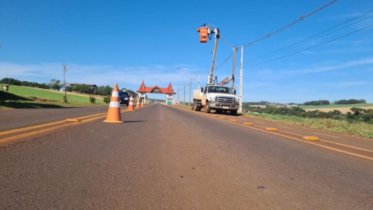 Prefeitura de Quatro Pontes implanta nova iluminação pública na Rua Bagé