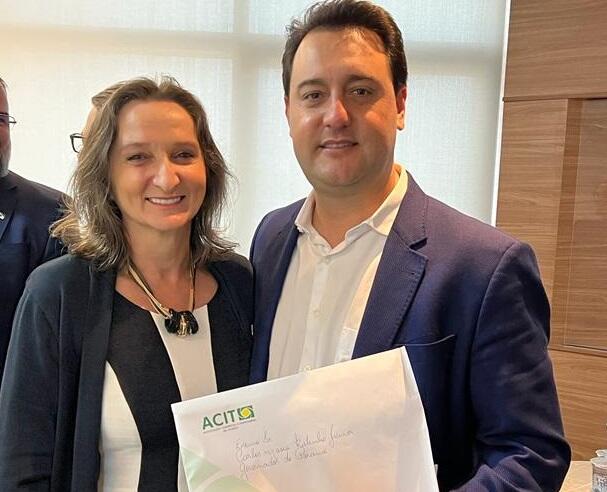 Presidente da Acit entrega carta de reivindicações ao governador do Paraná