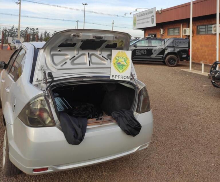 Veículo “depenado” e com débitos é apreendido em Mercedes