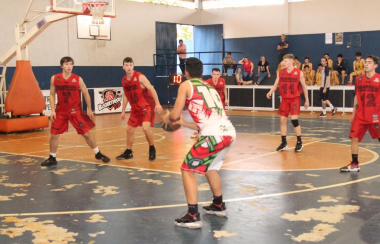 1ª fase do Circuito Itaipu de Basquete é encerrada com dobradinha rondonense no masculino
