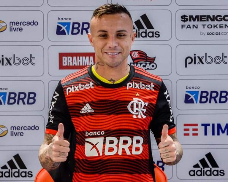 Everton Cebolinha diz que realiza um sonho ao acertar com o Flamengo