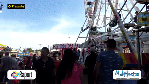Parque de diversões atrai milhares de famílias e crianças fazem a festa
