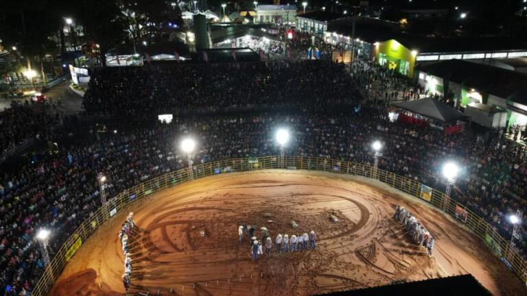 Disputas do rodeio seguem neste sábado na Expo Rondon; final será domingo