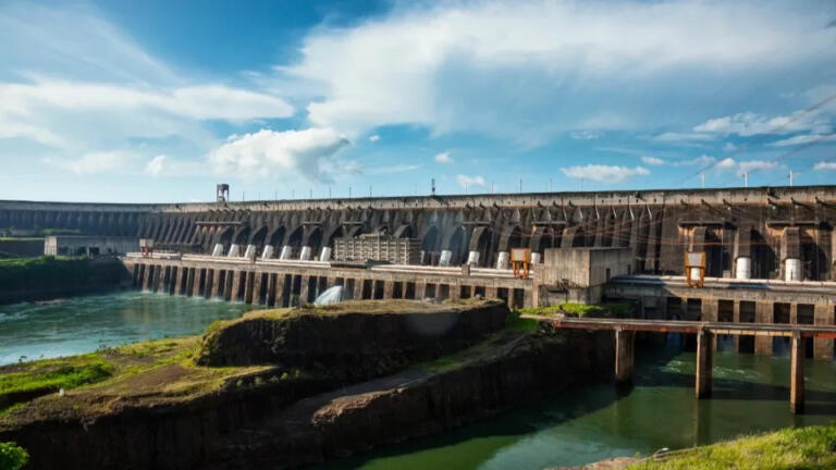 Itaipu define tarifa de serviço de eletricidade para exercício 2022