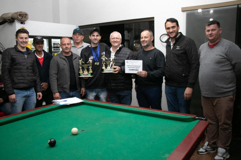 Xaropinho é campeão da edição 2022 de sinuca de mesa grande em Pato Bragado