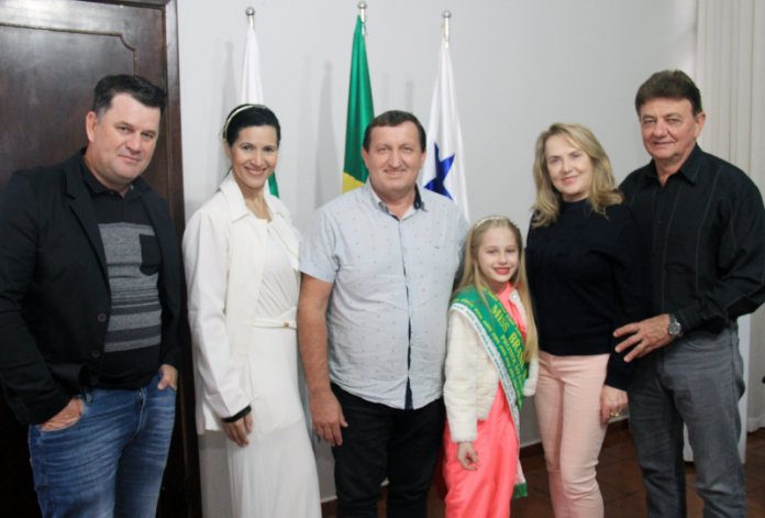 Miss Paraná Infantil e 2ª Miss Brasil Infantil, nova-santa-rosense participará de concurso internacional