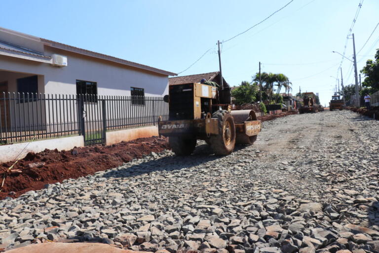 Administração de Pato Bragado investe na otimização do trânsito em via de acesso aos bairros