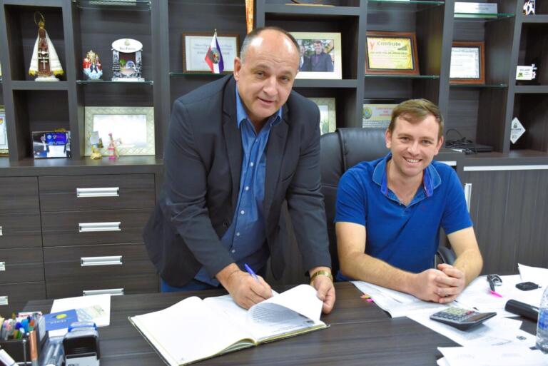 João Laufer reassume Prefeitura de Quatro Pontes