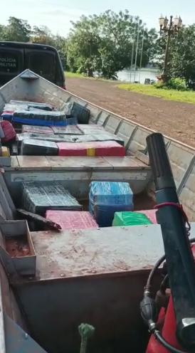 Embarcação carregada com 454 quilos de maconha é apreendida em Entre Rios do Oeste